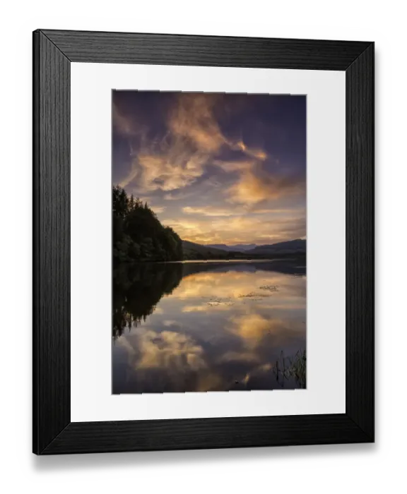 Framed Print : View of reservoir and distant hills at sunset, Penyfan, Taf Fechan Reservoir, Brecon Beacons N. P