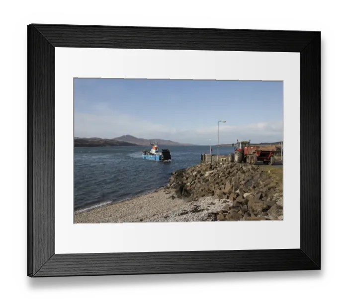 Framed Print : The Eilean Dhiura ferry crossing the Sound of Islay between the isalnds of Islay and Jura