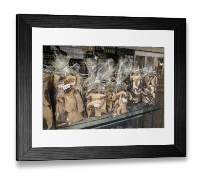 Framed Print : Dried wild mushrooms for sale in an Italian shop Framed Print : Dried wild mushrooms for sale in an Italian shop