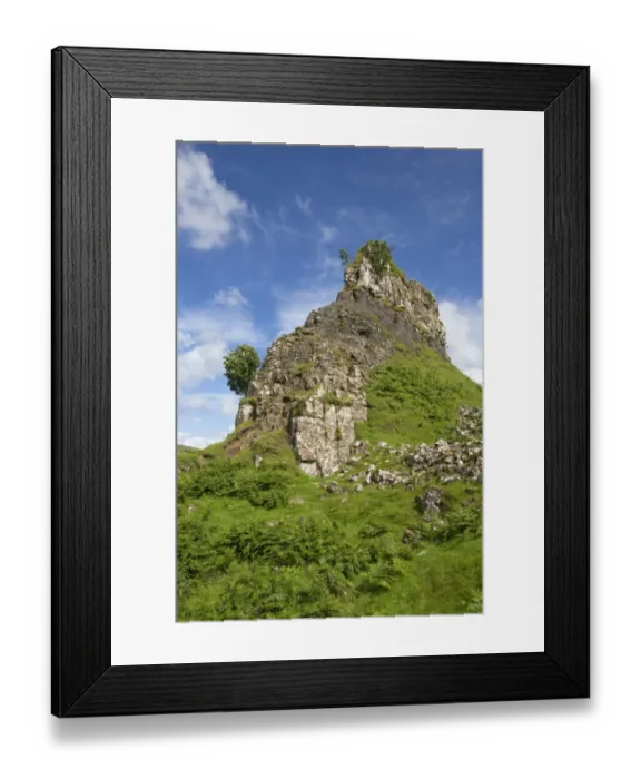 Framed Print : View of rock outcrop tower formation, Castle Ewen, Fairy Glen, Trotternish Peninsula, Isle of Skye, Inner Hebrides Framed Print : View of rock outcrop tower formation, Castle Ewen, Fairy Glen, Trotternish Peninsula, Isle of Skye, Inner Hebrides