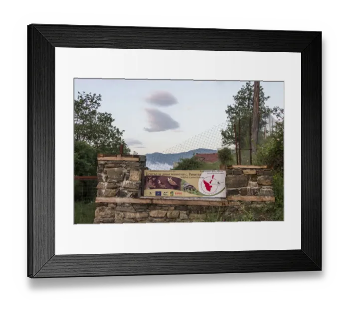 Framed Print : The vulture reintroduction centre at Rakitna, near Kresna gorge Bulgaria
