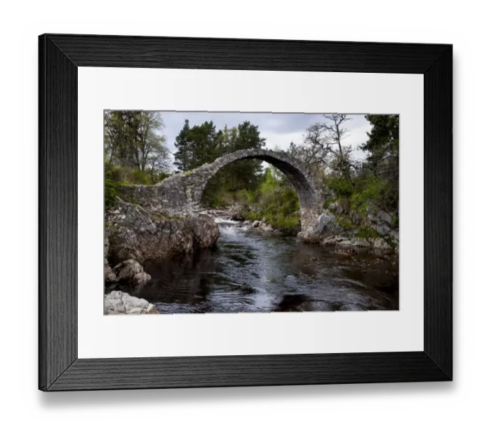 Framed Print : 18th century stone packhorse bridge over river, River Dulnain, Carrbridge, Badenoch and Strathspey, Highlands