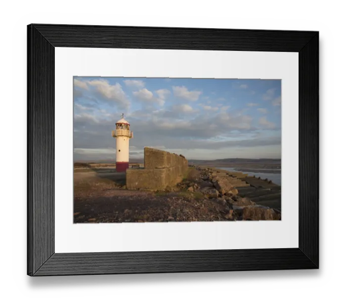 Framed Print : Restored cast iron lighthouse and sea wall, Hodbarrow Lighthouse, Hodbarrow Point, Duddon Estuary, Haverigg, Cumbria