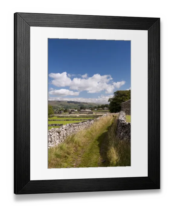 Framed Print : Lane in farmland with drystone walls and stone barns, looking towards towards Burtersett, Shaws Lane, near Hawes Framed Print : Lane in farmland with drystone walls and stone barns, looking towards towards Burtersett, Shaws Lane, near Hawes