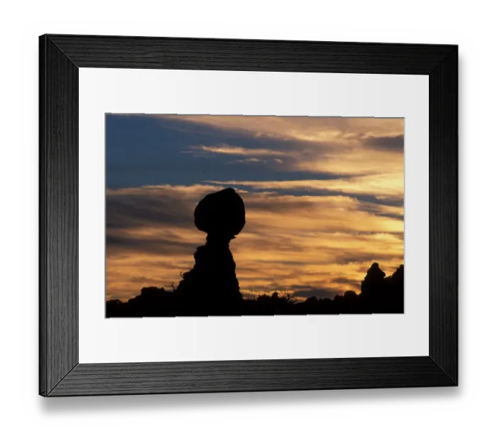 Framed Print : Utah Setting sun behind Balanced Rock - Arches National Park, Utah, USA Framed Print : Utah Setting sun behind Balanced Rock - Arches National Park, Utah, USA