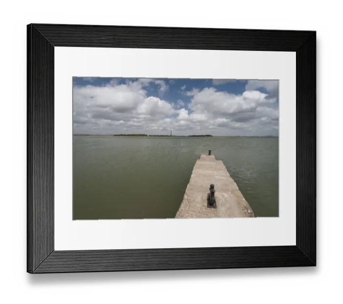 Framed Print : Harbour arm, River Medway, Riverside Country Park, Rainham, Gillingham, Kent, England, july