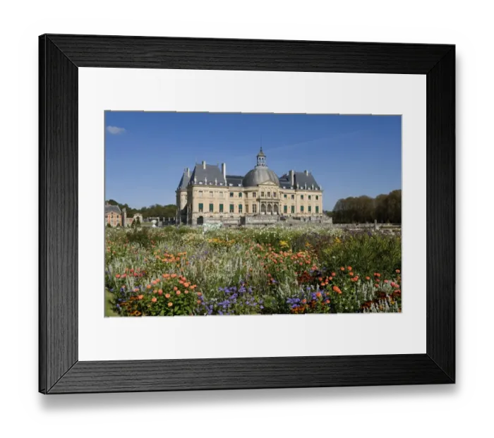Framed Print : View of flowerbeds and baroque chateau, Chateau de Vaux-le-Vicomte, Maincy, Seine-et-Marne, France, september Framed Print : View of flowerbeds and baroque chateau, Chateau de Vaux-le-Vicomte, Maincy, Seine-et-Marne, France, september