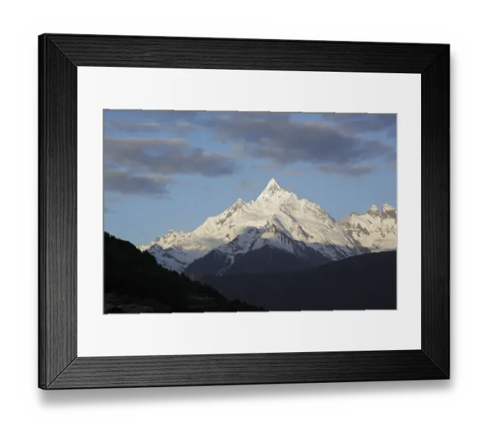 Framed Print : View of snow covered mountain peak at dawn, Miancimu, Meilixueshan, Yunnan, China, april Framed Print : View of snow covered mountain peak at dawn, Miancimu, Meilixueshan, Yunnan, China, april