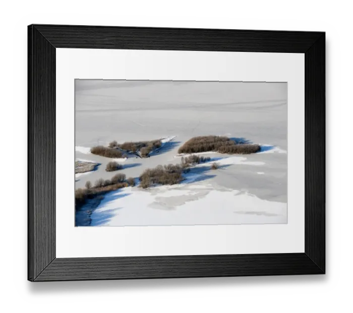 Framed Print : View of frozen lake, looking across Great Bay towards Cat Bells and High Crag, Derwent Water, Lake District, Cumbria Framed Print : View of frozen lake, looking across Great Bay towards Cat Bells and High Crag, Derwent Water, Lake District, Cumbria