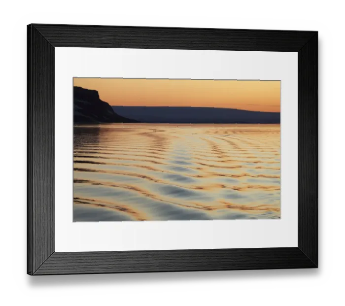 Framed Print : View of waves at sunset, Arctic Sea, Spitsbergen, Svalbard, august Framed Print : View of waves at sunset, Arctic Sea, Spitsbergen, Svalbard, august