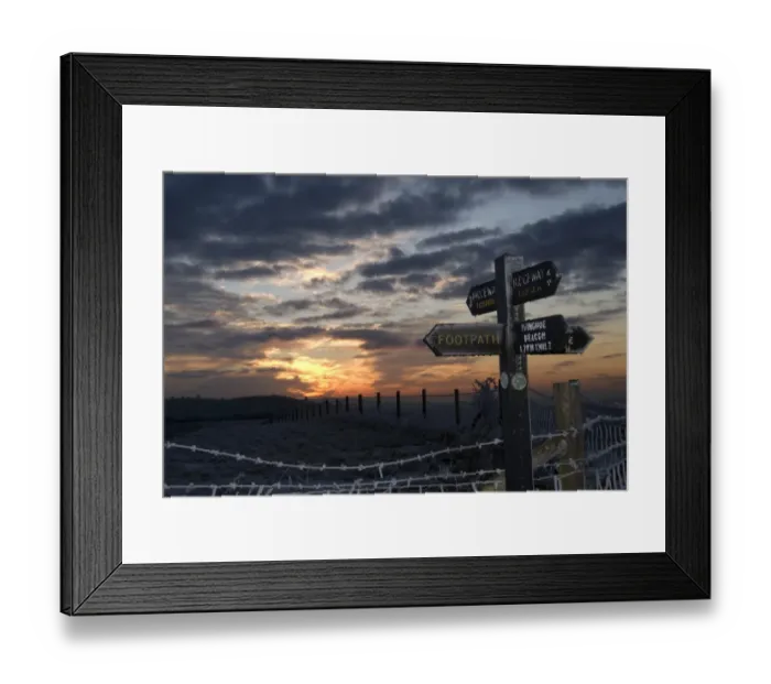 Framed Print : Frost covered footpath sign and fence at sunset, Ridgeway Path, near Aldbury, Chilterns, Hertfordshire, England Framed Print : Frost covered footpath sign and fence at sunset, Ridgeway Path, near Aldbury, Chilterns, Hertfordshire, England