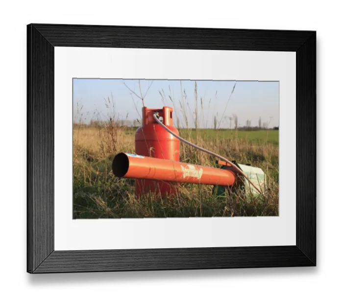 Framed Print : Gas-gun, gas powered bird scarer at edge of arable field, Bacton, Suffolk, England, march Framed Print : Gas-gun, gas powered bird scarer at edge of arable field, Bacton, Suffolk, England, march