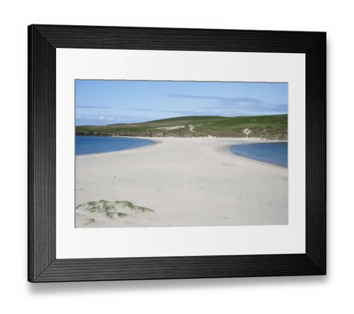 Framed Print : View of sandy beach connecting St. Ninians Isle to Bigton, Mainland, Shetland Islands, Scotland, May