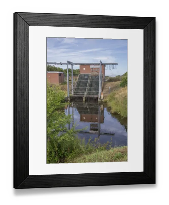 Framed Print : Flood defences and pump, Rawcliffe Bridge, Goole, East Yorkshire, England, August Framed Print : Flood defences and pump, Rawcliffe Bridge, Goole, East Yorkshire, England, August