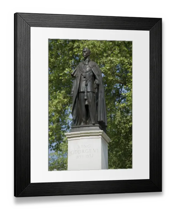 Framed Print : Memorial statue of King George VI in Garter robes, Carlton Gardens, The Mall, City of Westminster, London, England Framed Print : Memorial statue of King George VI in Garter robes, Carlton Gardens, The Mall, City of Westminster, London, England