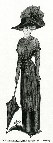Black mourning dress 1910