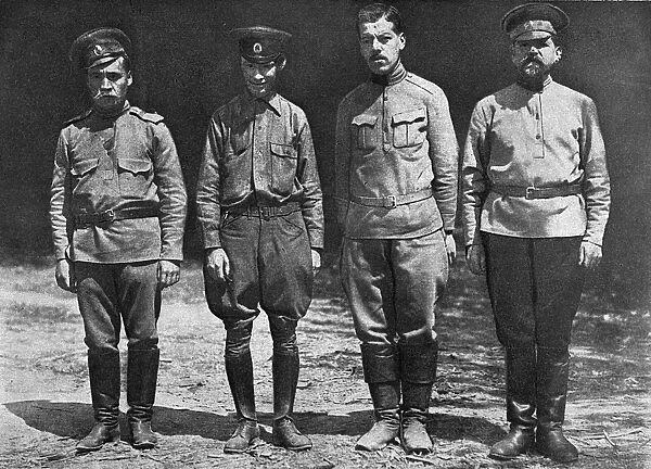 Donald Thompson and medical orderlies, Russia, WW1
