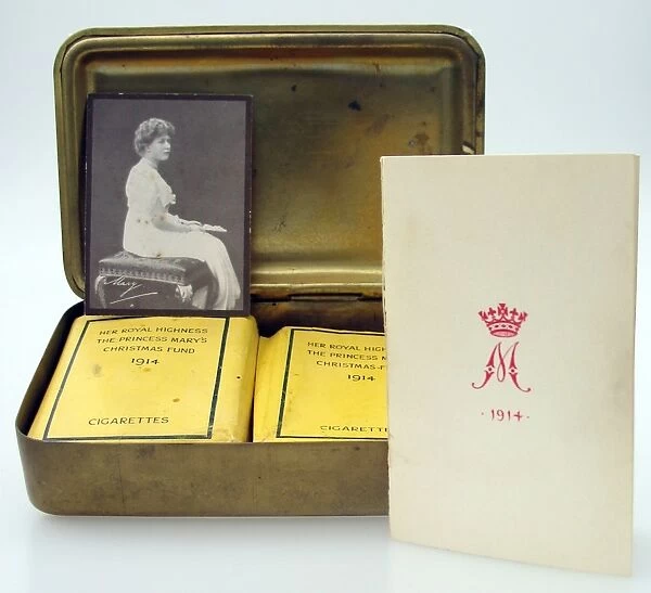 Princess Marys Christmas 1914 tin + two packs of cigarettes