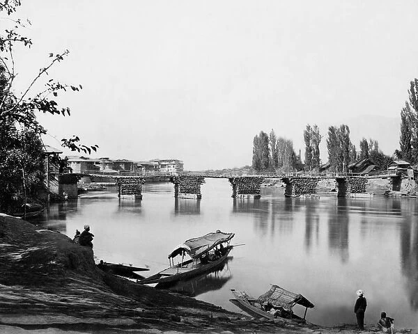 Rajahs Palace and First Bridge, Srinagar, Kashmir, India