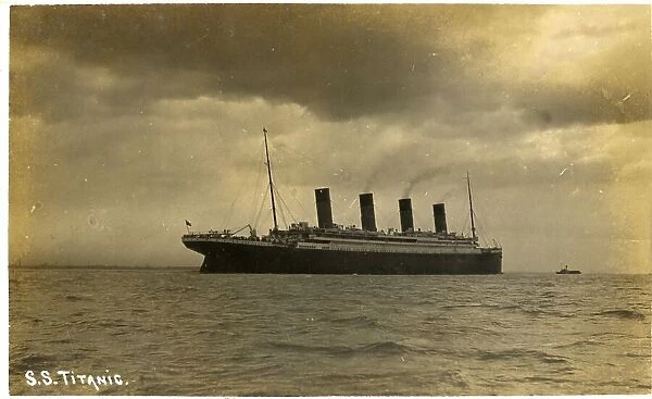RMS Titanic - the ship at sea