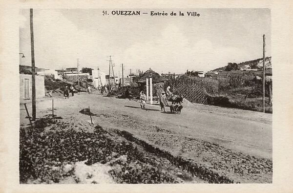 Road into Ouezzan (Ouazzane), Morocco