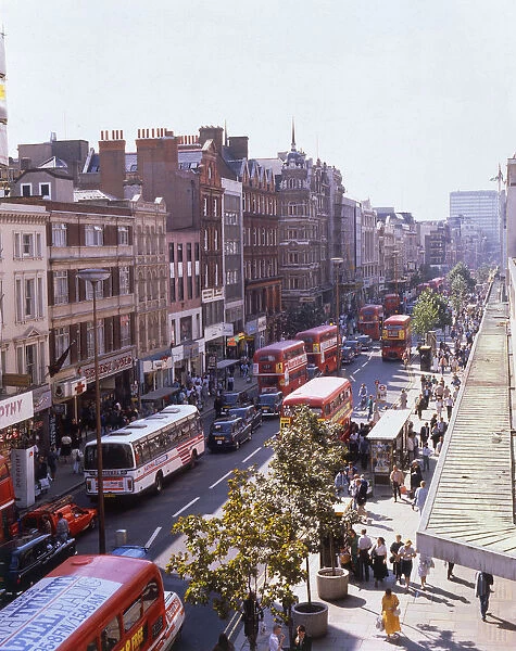 Traffic congestion on Oxford Street, central London, England. Date: 1987