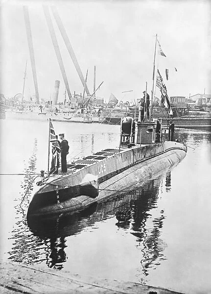 Captured German U-boat, World War I C014  /  2044