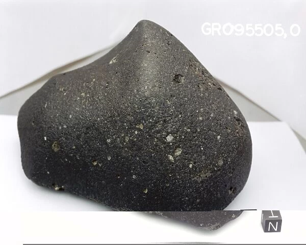 Chondrite meteorite C013  /  7777