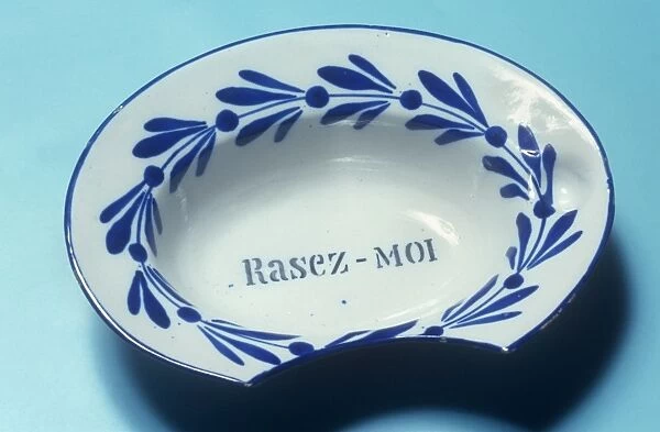 French shaving bowl, 19th century C017  /  3586