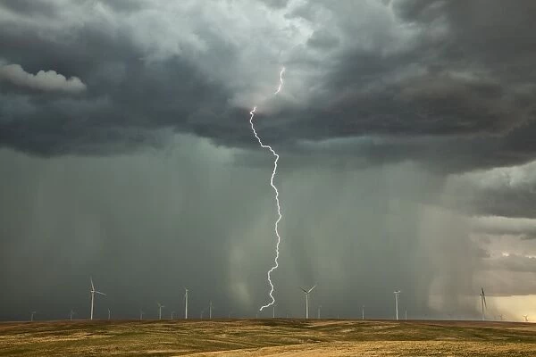 Thunderstorm over a wind farm C017  /  8419