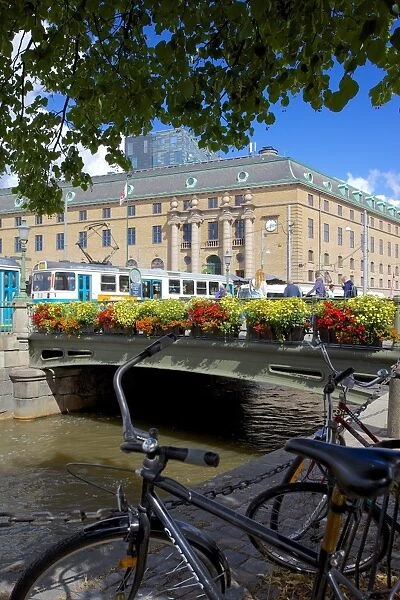 Canal and city tram, Drottningtorget, Gothenburg, Sweden, Scandinavia, Europe