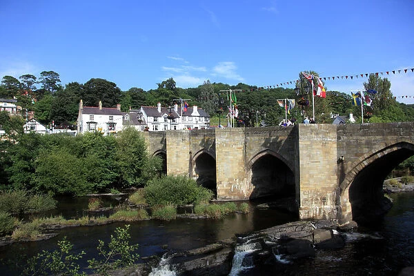 Llangollen, Dee Bridge, one of the Seven Wonders of Wales, Dee River, Dee Valley