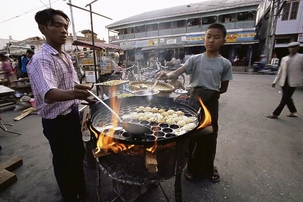 Street food, Pin Oo Lwyn, Myanmar (Burma), Asia