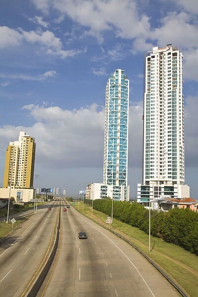 Panama, Panama City, Punta Pacificia, Corredor Sur Expressway