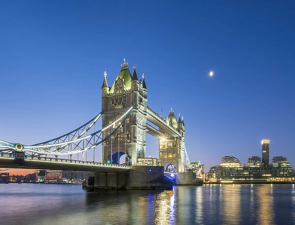 United Kingdom, England, London. Tower Bridge over the River Thames at dawn