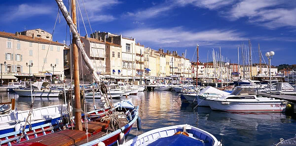 20013746. FRANCE Provence-Cote d Azur St Tropez View over harbour