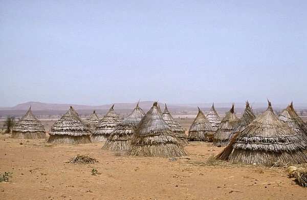 20075110. NIGER Architecture Tuareg village between Reita and Tamaske toureg