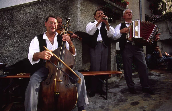 20080770. CROATIA Istria Buzet Buzet Subotina festival / musicians