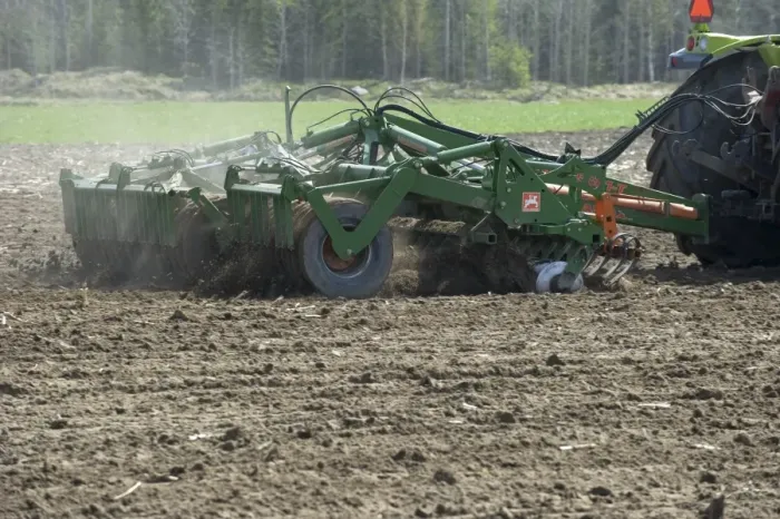 Framed Print : Amazone Catros 5501-T disc harrows, harrowing arable field, Sweden, may