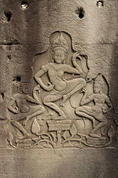 Bas-relief of Apsaras (dancing girls) in Khmer tem Bayon, Angkor Thom, Siem Riep, Cambodia