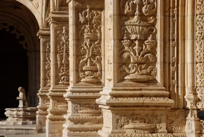 Framed Print : Carved stonework cloisters and fountain in late-Gothic Monastery, Hieronymites Monastery (Mosteiro dos Jeronimos) Framed Print : Carved stonework cloisters and fountain in late-Gothic Monastery, Hieronymites Monastery (Mosteiro dos Jeronimos)