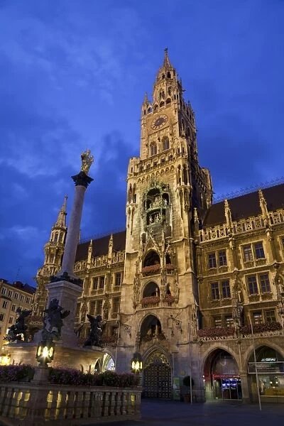 City hall and Marian column at night, New City Hall, Marienplatz, Munich, Bavaria, Germany, august