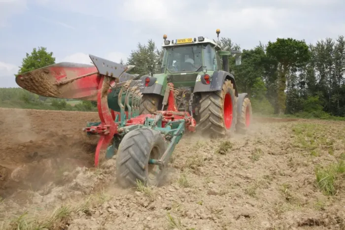 Framed Print : Contractor with Fendt 714 tractor and Kverneland five-furrow plough, ploughing dry soil, Cotes d Armor, Brittany Framed Print : Contractor with Fendt 714 tractor and Kverneland five-furrow plough, ploughing dry soil, Cotes d Armor, Brittany