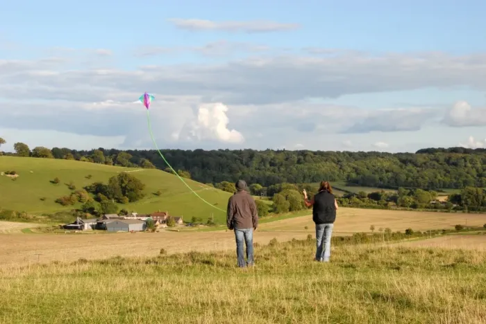 Framed Print : Couple flying kite, Pitstone Hill, Chiltern Hills, Hertfordshire, England, september Framed Print : Couple flying kite, Pitstone Hill, Chiltern Hills, Hertfordshire, England, september