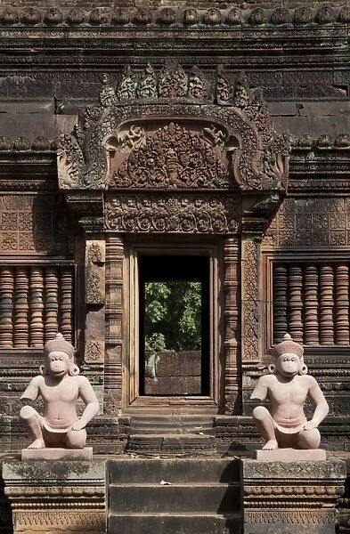 Deity guardian sculptures in Khmer Hindu temple, Banteay Srei, Angkor, Siem Riep, Cambodia