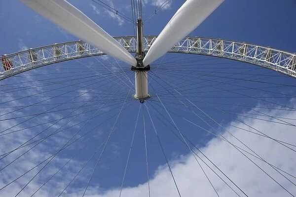 Ferris wheel cantilever in city, London Eye, South Bank, River Thames, Lambeth, London, England, april