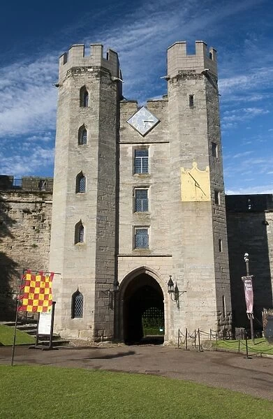 Gatehouse towers of medieval castle, Warwick Castle, Warwick, Warwickshire, England, August