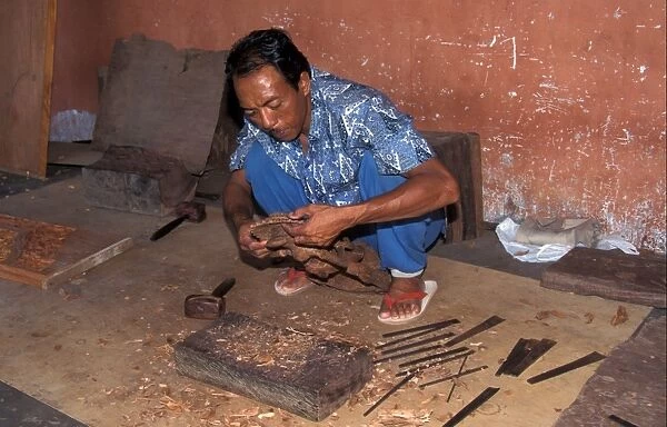 Indonesia Bali wood carvers