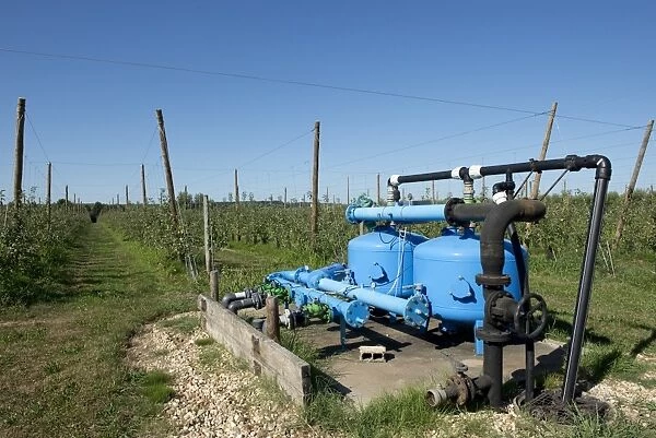 Irrigation and fertigation pump for cordon apple trees at Sainte-Foy-la-Grande, France