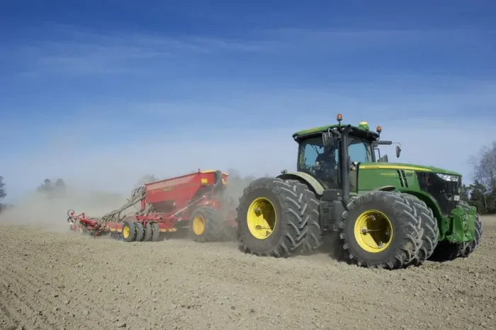 Framed Print : John Deere 7280R tractor with Vaderstad Rapid A 600C seed drill, drilling Oilseed Rape (Brassica napus) Framed Print : John Deere 7280R tractor with Vaderstad Rapid A 600C seed drill, drilling Oilseed Rape (Brassica napus)